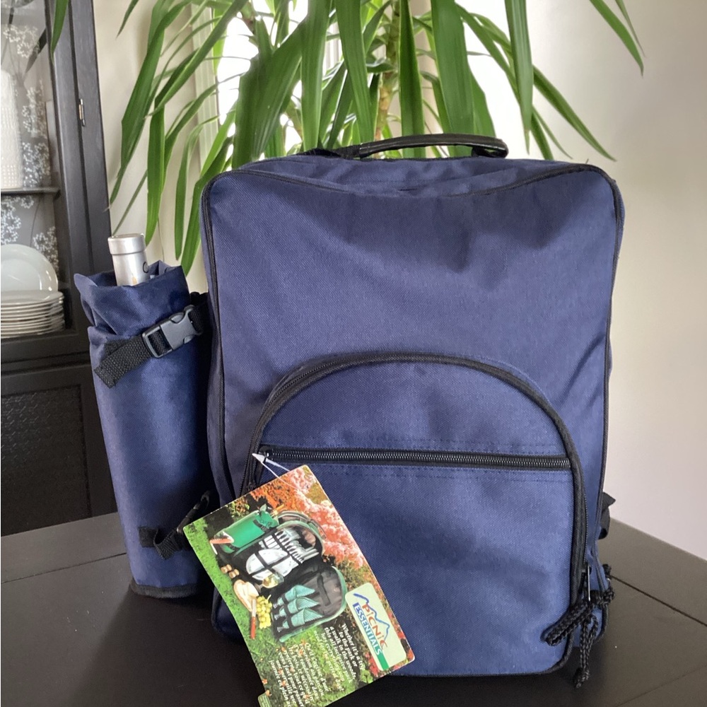 NWT Suzuki Picnic Essentials Backpack